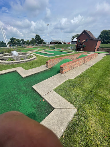 Miniature Golf Course «Cave Spring Golf Center», reviews and photos, 3650 W Clay St, St Charles, MO 63301, USA