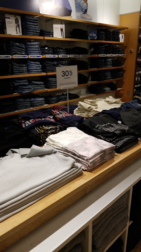 Clothing Store «Gap», reviews and photos, 7430 164th Ave NE, Redmond, WA 98052, USA