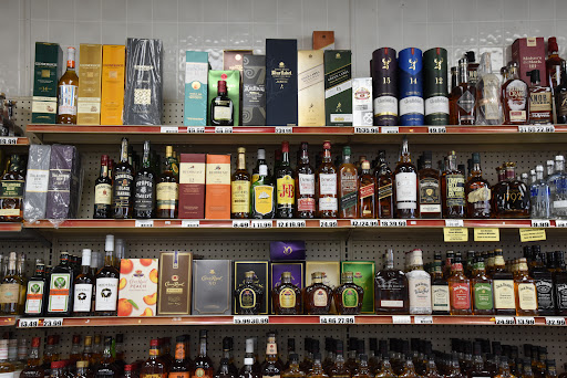 Liquor Store «Riverside Food & Liquor Store», reviews and photos, 1206 Front St, Niles, MI 49120, USA