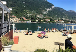 Lido di Lenno Beach'in fotoğrafı kısmen tatil bölgesi