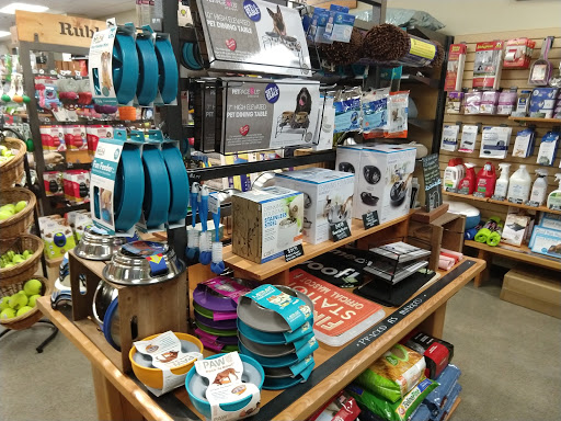 Pet Supply Store «Mud Bay», reviews and photos, 2100 SE 164th Ave, Vancouver, WA 98683, USA