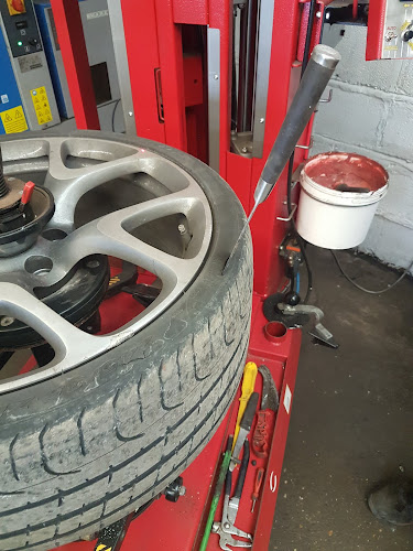 Reviews of Budget Tyres in Hull - Tire shop