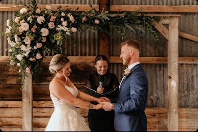 Kristen Saburn - Wedding Officiant And Life Celebrant