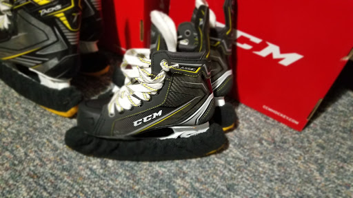 Sporting Goods Store «Amity Harbor Sports», reviews and photos, 149 Merrick Rd, Amityville, NY 11701, USA