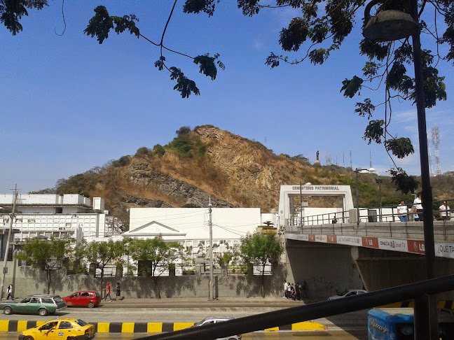 Oficinas Administrativas Cementerio General de La Junta de Beneficencia de Guayaquil - Asociación