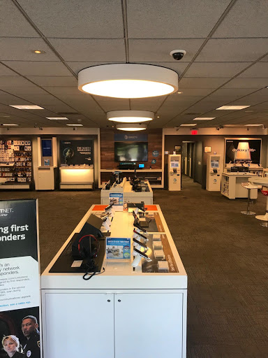 Cell Phone Store «AT&T», reviews and photos, 325 Jesse Jewell Pkwy, Gainesville, GA 30501, USA