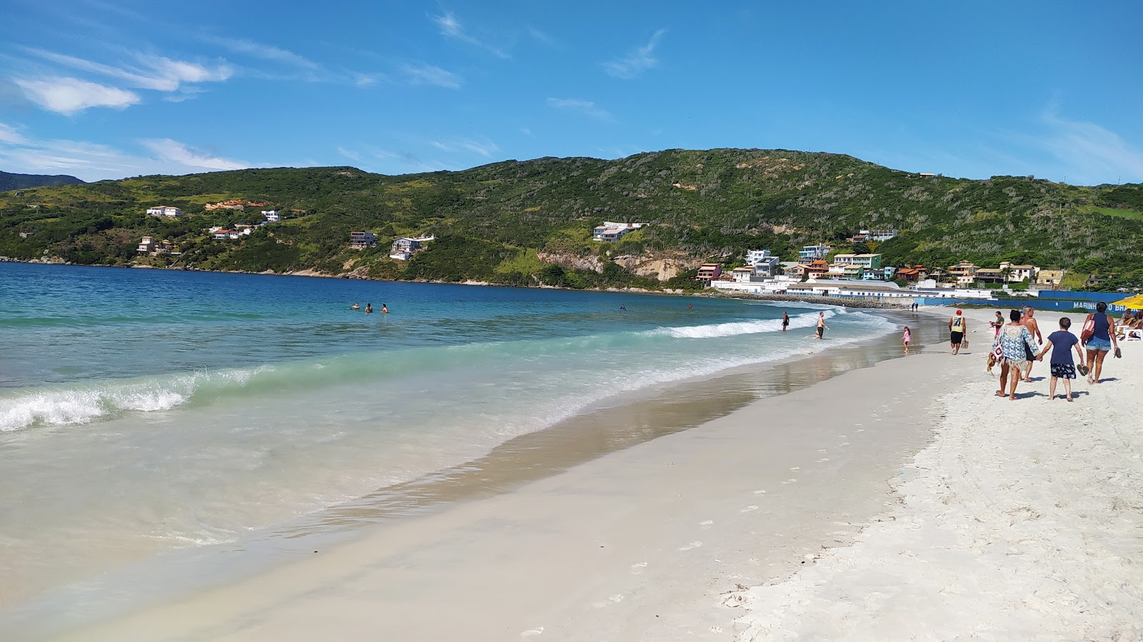 Praia dos Anjos的照片 带有长直海岸