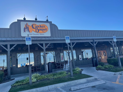 Cracker Barrel Old Country Store, 4321 S Interstate Hwy 35, San Marcos, TX 78666, USA, 