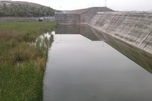Nallathangaal Oadai Reservoir image
