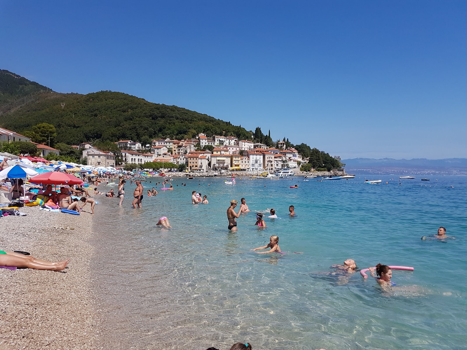 Foto de Praia de Sv. Ivan com muito limpo nível de limpeza