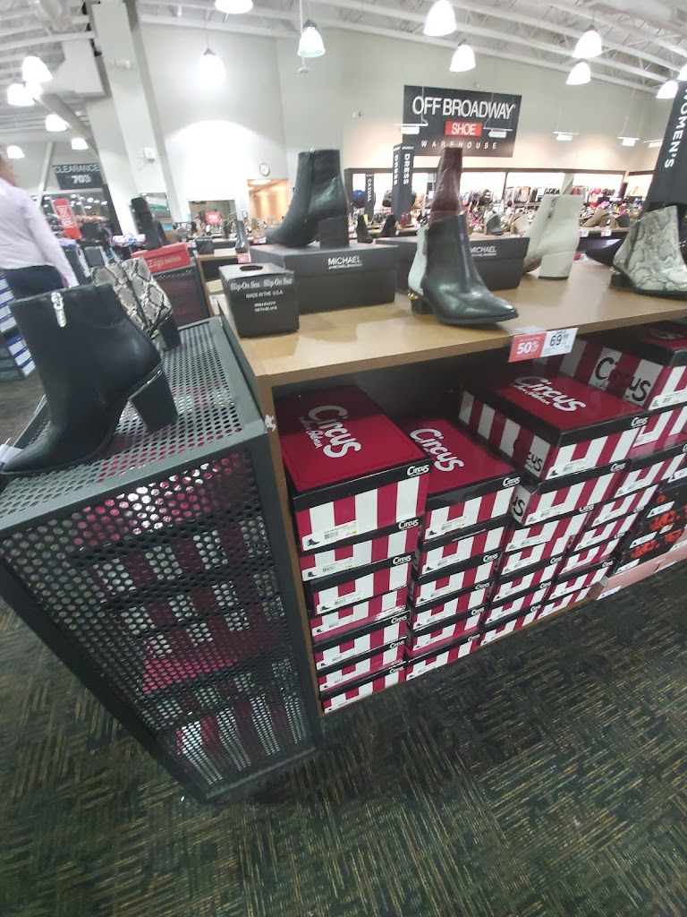 Off Broadway Shoe Warehouse Hollywood, CA 90028 Location, Reviews