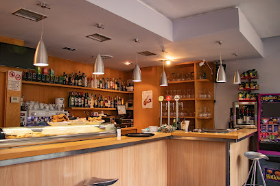 Café-Bar Nicolas - Pl. de Monte Compatri, 8, 26500 Calahorra, La Rioja, Spain