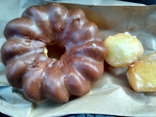 Donut Shop «Evergreen Donuts», reviews and photos, 20101 44th Ave W F, Lynnwood, WA 98036, USA