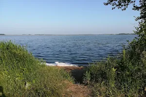 Ozero Zhuzhgovo image