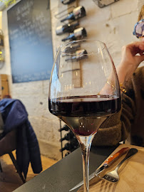 Vin rouge du Restaurant français Restaurant la cave passe a table à Saintes - n°2