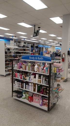 Clothing Store «Ross Dress for Less», reviews and photos, 6190 20th St, Vero Beach, FL 32966, USA