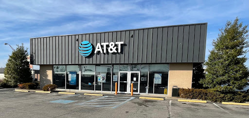 Cell Phone Store «AT&T», reviews and photos, 709 Lewis And Clark Parkway, Clarksville, IN 47129, USA