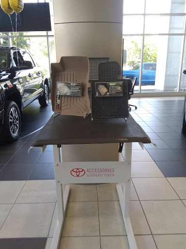 Car Dealer «Toyota of Newnan», reviews and photos, 2 Herring Rd, Newnan, GA 30265, USA