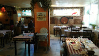 Atmosphère du Restaurant La Petite Belgique à Chéreng - n°11