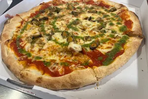 Ben's pizza image