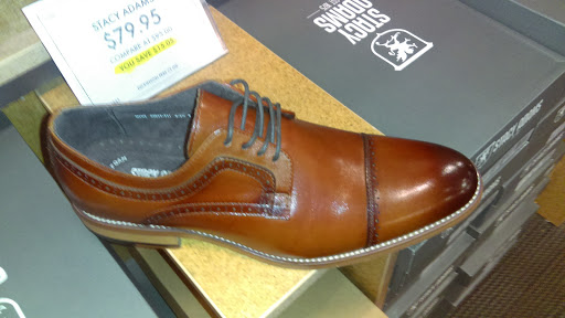 Shoe Store «DSW Designer Shoe Warehouse», reviews and photos, 44590 Ford Rd, Canton, MI 48187, USA