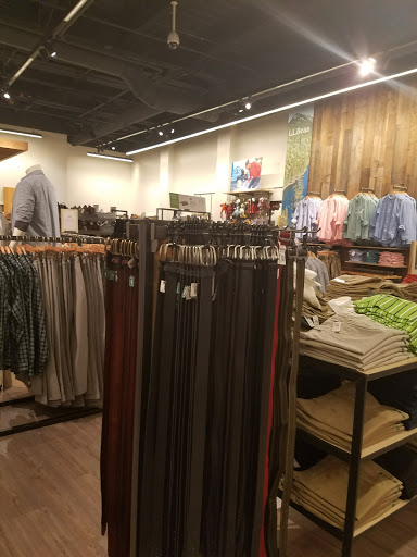 Clothing Store «L.L. Bean», reviews and photos, 4401 W 119th St, Leawood, KS 66209, USA