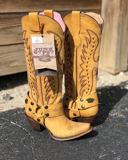 Western Apparel Store «Southside Westen & Outdoor Wear, Farm & Pet», reviews and photos, 3014 James L Redman Pkwy, Plant City, FL 33566, USA
