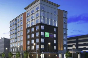 Holiday Inn Express & Suites Louisville Downtown, an IHG Hotel image