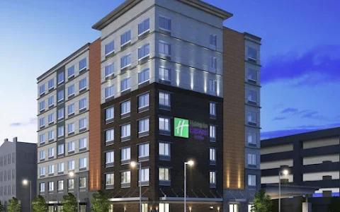 Holiday Inn Express & Suites Louisville Downtown, an IHG Hotel image
