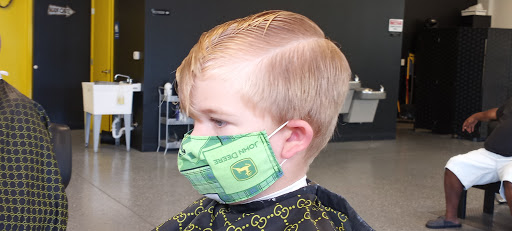 Barber Shop «Prestige Barbershop», reviews and photos, 4964 E Colonial Dr, Orlando, FL 32803, USA