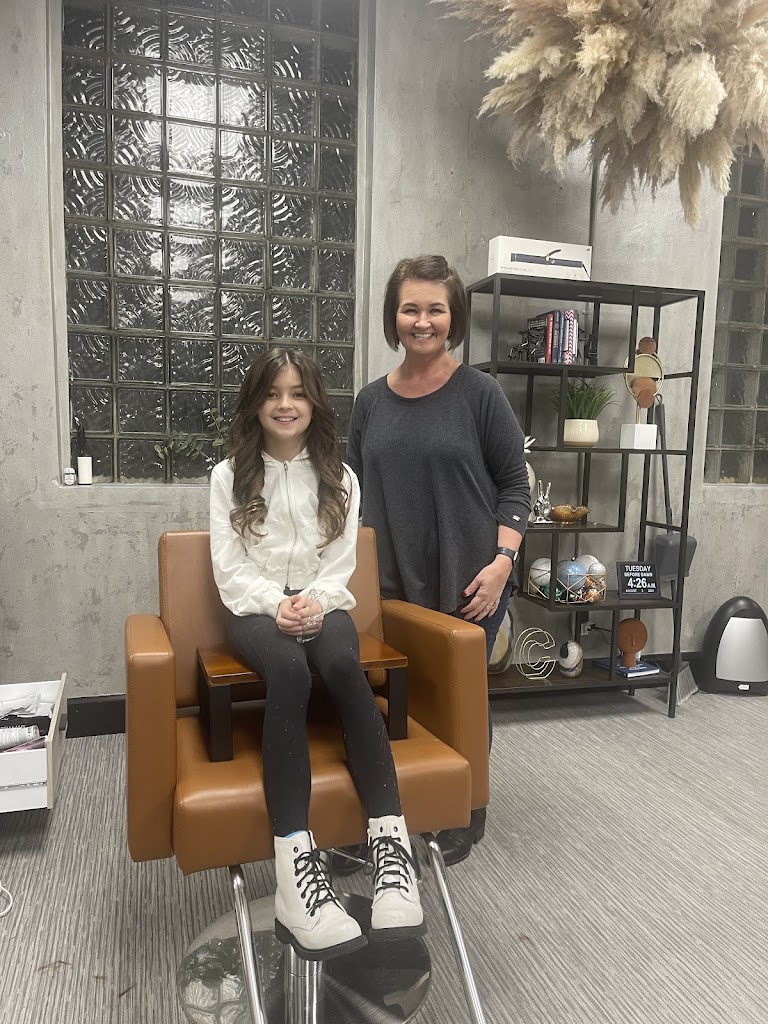 Color by H and M 26301