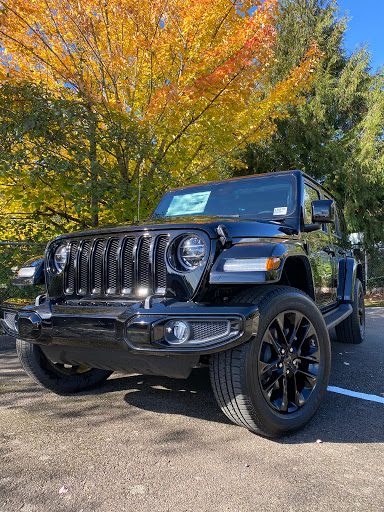 Auto Parts Store «Newberg Dodge Jeep Chrysler Ram», reviews and photos, 2809 Portland Rd, Newberg, OR 97132, USA