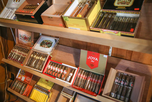 Tobacco Shop «Stogies Cigar Lounge», reviews and photos, 230 W Pine St, Lodi, CA 95240, USA