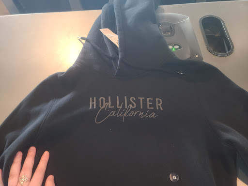Clothing Store «Hollister Co. Outlet», reviews and photos, 4015 S Interstate Hwy 35, San Marcos, TX 78666, USA