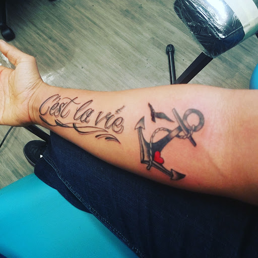 Tattoo Shop «Red 5 Tattoo», reviews and photos, 829 Lynnhaven Pkwy #121, Virginia Beach, VA 23452, USA