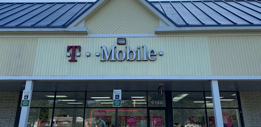 Cell Phone Store «T-Mobile», reviews and photos, 6142 Rose Hill Dr, Alexandria, VA 22310, USA