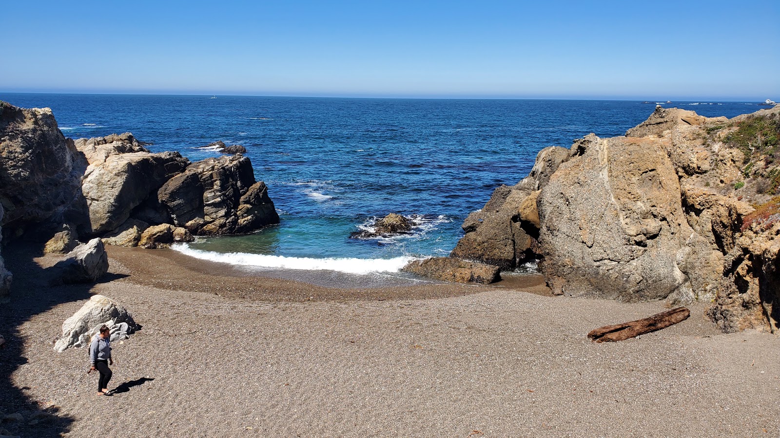 Foto de Hidden Beach com pequenos seixos bege superfície