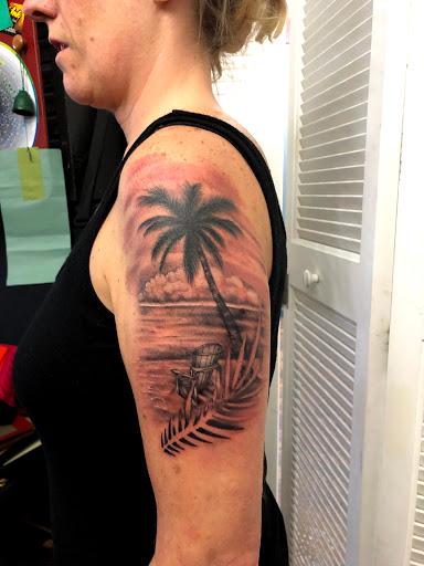 Explore cute heart tattoo ideas, creative tattoo ideas in Kingsford, available at Deft Tattoo Studio