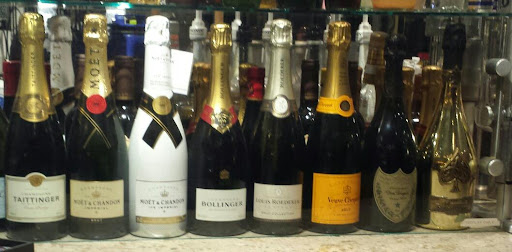 Liquor Store «Bay Shore Wine & Liquor», reviews and photos, 2058 Sunrise Hwy, Bay Shore, NY 11706, USA