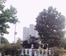 Patung Tank Baja photo