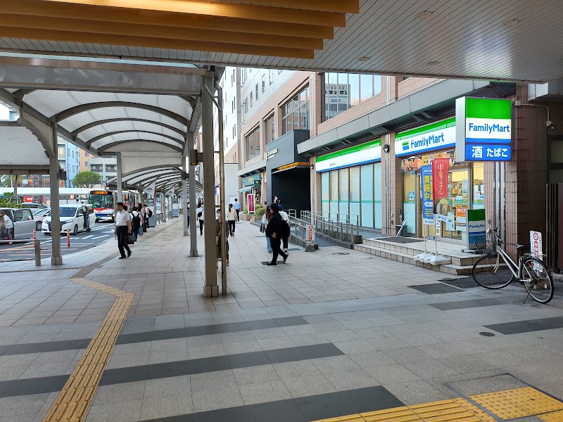 ファミリーマート 鹿児島中央駅店