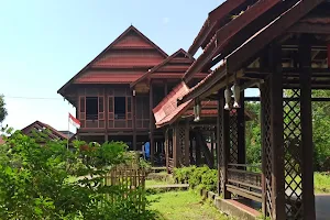 Rumah adat Luwu, Benteng Somba Opu image
