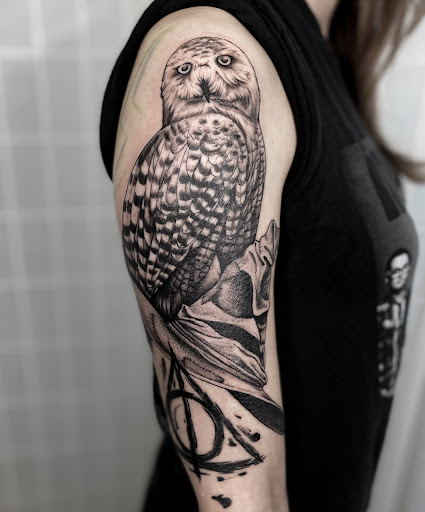 Explore bumblebee tattoo ideas, creative tattoo ideas in Bellefonte, available at Juniper Studio