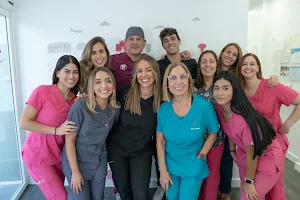 Clínica Dental Dra. Casaus * El Prat de Llobregat image