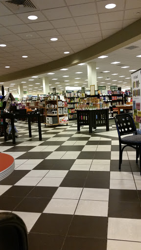 Book Store «Barnes & Noble», reviews and photos, 4100 Summit Plaza Dr, Louisville, KY 40241, USA