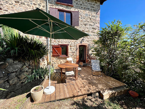 Extérieur Gîte Gîte Le Jarret 69170 Saint-Clément-sur-Valsonne