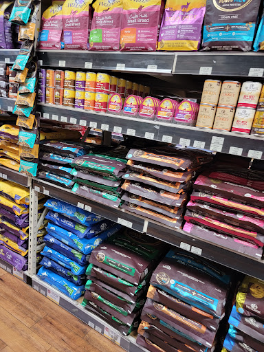 Pet Supply Store «Pet Supermarket», reviews and photos, 2339 NW 13th St, Gainesville, FL 32609, USA