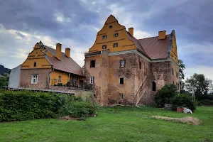 Castle Kapitanowo. Foundation image