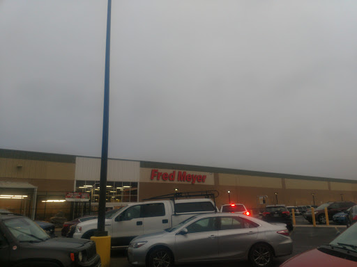 Grocery Store «Fred Meyer», reviews and photos, 2500 Santiam Hwy SE, Albany, OR 97322, USA