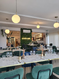 Atmosphère du Restaurant La petite cabane à Six-Fours-les-Plages - n°2